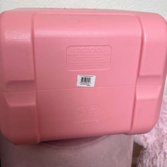 Igloo Pink cooler - Picture 5 of 10